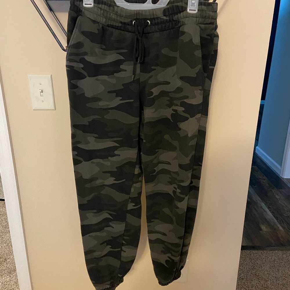 Wild Fable camo sweats